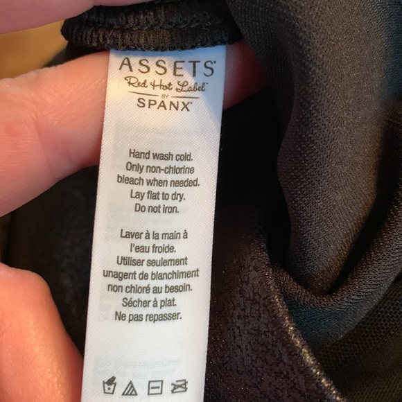 Assets Red Hot Label by Spanx MED faux leather leggings black vegan stretch EUC - Picture 13 of 14